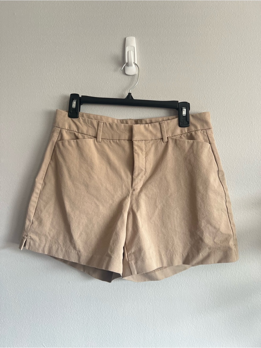 Old Navy Women's Light Beige High Rise Chino Pixie Shorts Size 8